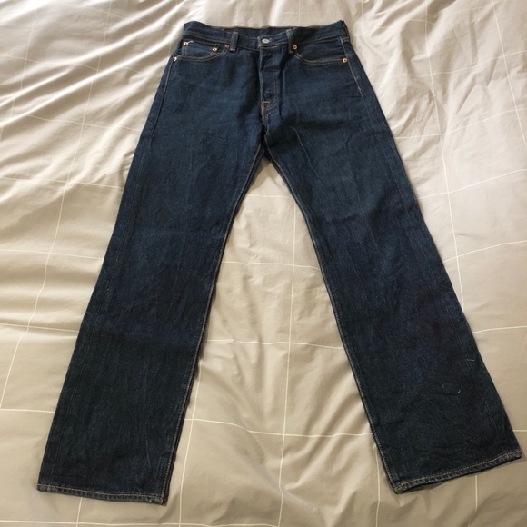 Dark wash Levi’s straight leg boyfriend jeans - Picture 3 of 5